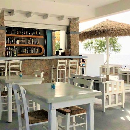 Happy Fish Rooms- Beachfront เปริสซา ภายนอก รูปภาพ